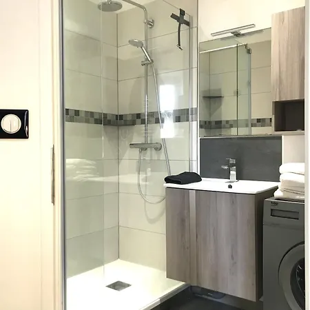 Le Larbaud 7 - Hypercentre - Proche Thermes & Parc Apartment *